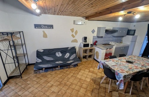 Roquefort-des-Corbieres Cottage | Gîte La Capelle for 7 People, with Pool