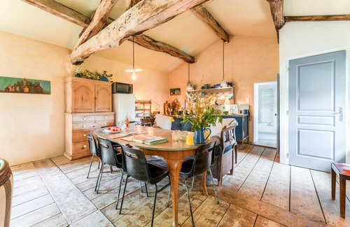 Crestet House | Gîte 4 - The Blue Flower at the Foot of Mont Ventoux