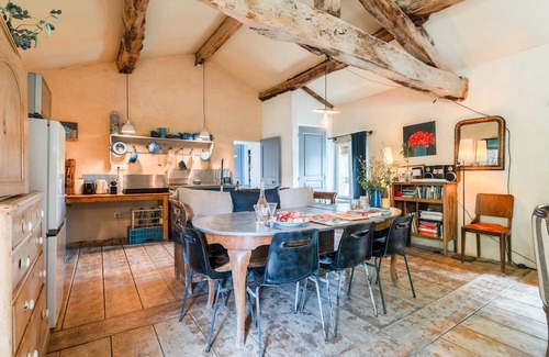 Crestet House | Gîte 4 - The Blue Flower at the Foot of Mont Ventoux