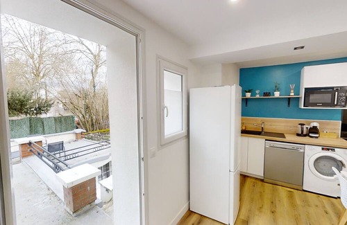 Le Mee-sur-Seine Apartment | Apartment 'Cosy Calm Seine Riverside Garden' with Balcony and Wi-Fi