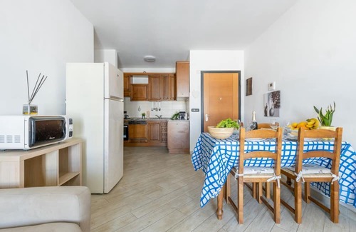 Pisa Apartment | Cozy 86 sqm apartment, able to comfortably accommodate up to 4 people, located on the third floor of a building with lift.The property, located in a quiet residential area, is about 2 km from Piazza Vittorio Emanuele II and the center of Pisa, with all i