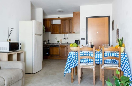 Pisa Apartment | Cozy 86 sqm apartment, able to comfortably accommodate up to 4 people, located on the third floor of a building with lift.The property, located in a quiet residential area, is about 2 km from Piazza Vittorio Emanuele II and the center of Pisa, with all i