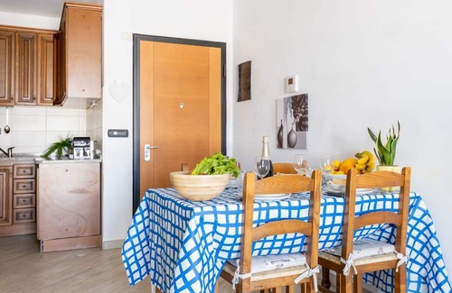 Pisa Apartment | Cozy 86 sqm apartment, able to comfortably accommodate up to 4 people, located on the third floor of a building with lift.The property, located in a quiet residential area, is about 2 km from Piazza Vittorio Emanuele II and the center of Pisa, with all i
