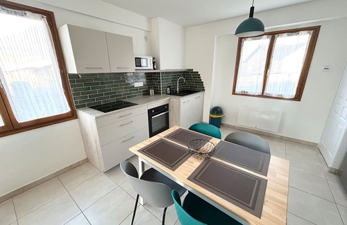 Chateauneuf Apartment | Apartment 'Le Relai Des Gayots' with Mountain View, Shared Garden and Wi-Fi