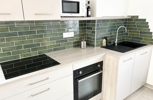 Chateauneuf Apartment | Apartment 'Le Relai Des Gayots' with Mountain View, Shared Garden and Wi-Fi