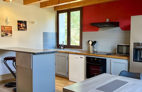 Saint-Pierre-d'Albigny Apartment | Chez fred 201 - parking wifi- clg savoie