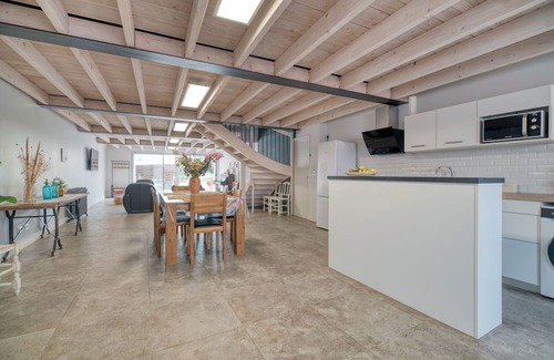 Caraman House | Guest House 'Domaine En Castanet' with Shared Pool, Private Garden and Wi-Fi