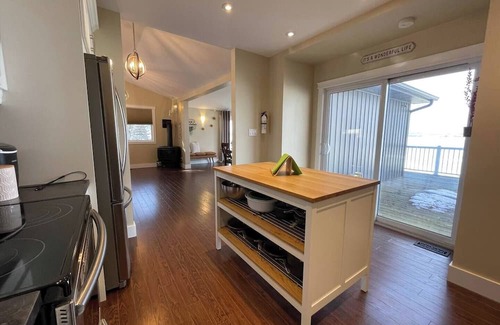 Carrying Place Cottage | Home Sweet Home – Lakeside Getaway with Fire Pit | Swimming, Ice Fishing nearby