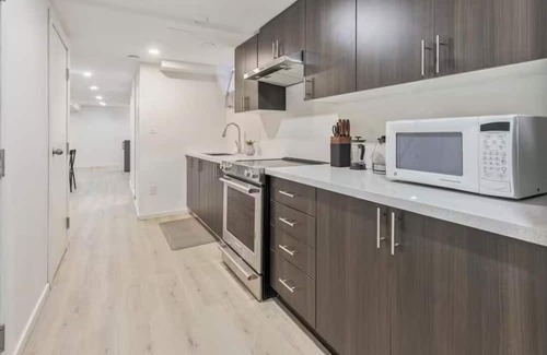 Hamilton House | Charming Newly Reno'd 2-bedroom lower level bungalow in Hamilton with AC