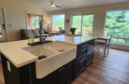 North Frontenac Cottage | Lakefront, treetop, cottage. Immerse yourself in a panorama of nature.