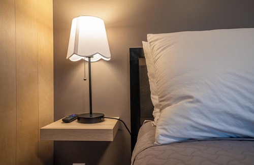 South Central House | Luxury Suite Located Downtown Kelowna Minutes away from the beach with Patio