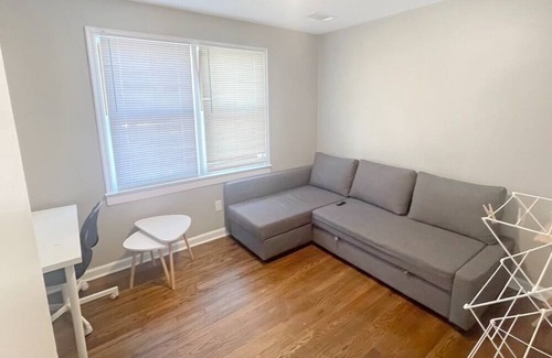 Memphis House | Beautiful 2 bedroom 1 bathroom small home in East Memphis