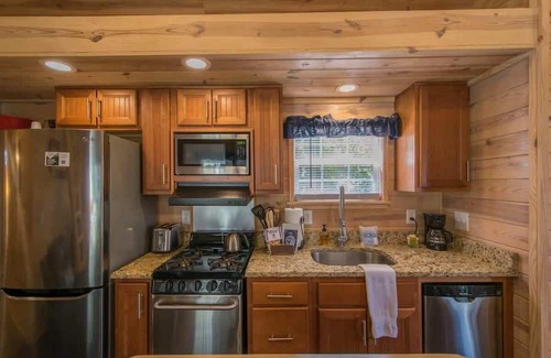 Upward House | Lakeview Cottage Summ
