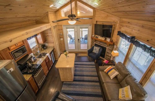 Upward House | Lakeview Cottage Summ