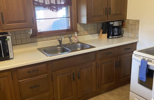 Westmont House | Whole home in quiet, safe neighborhood minutes from Johnstown
