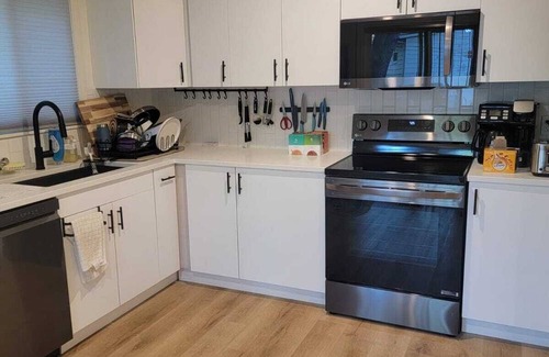Lenexa House | Cozy 2-bedroom Suite/Studio in enjoyable Overland Park with WiFi, AC