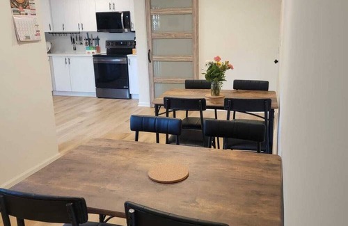 Lenexa House | Cozy 2-bedroom Suite/Studio in enjoyable Overland Park with WiFi, AC