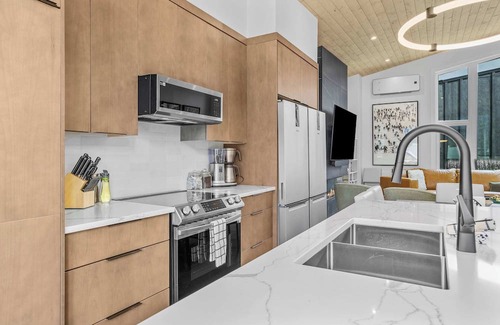 Teepee Town House | Scenic Views in a Luxurious Townhouse