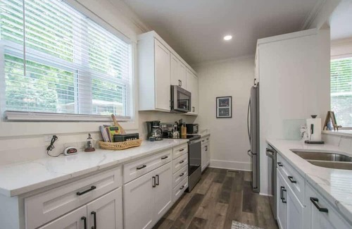 Flat Rock House | The Charleston House~$375 Free Activities Daily