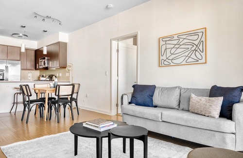 Del Rey Apartment | Deluxe Marina del Rey 2BR w/Pool & Gym, steps to beach, by Blueground