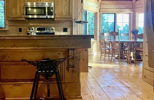 Magnetawan Cottage | One of a Kind Timber Framed Waterfront Escape w/Hot Tub!