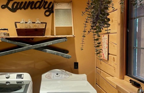 Magnetawan Cottage | One of a Kind Timber Framed Waterfront Escape w/Hot Tub!