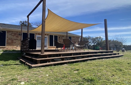Kempner House | Spacious 4BR/2BA 3 Acres - Family/Pet Friendly - 16 Miles Ft Cavazos Main Gate
