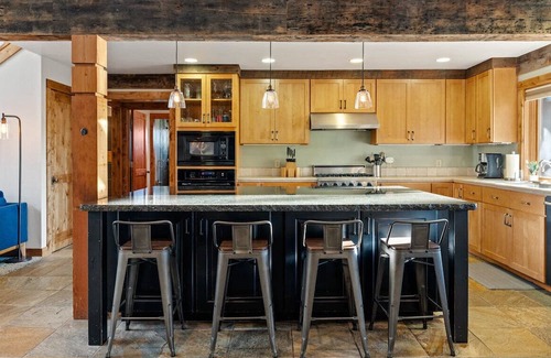Truckee House | Sierra Vista Haus- Truckee/Tahoe- Relaxing Mountain Retreat