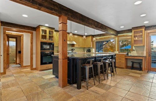 Truckee House | Sierra Vista Haus- Truckee/Tahoe- Relaxing Mountain Retreat