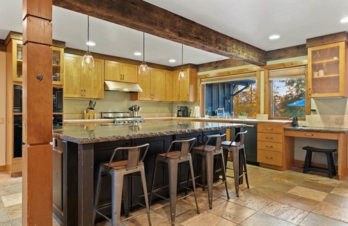 Truckee House | Sierra Vista Haus- Truckee/Tahoe- Relaxing Mountain Retreat