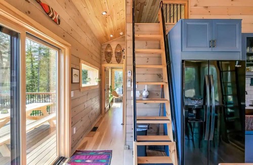 Penobscot Cabin | Modern & cozy cabin on 6 acres, ~45 mins to Acadia