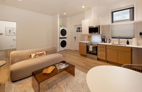 Friday Harbor Condo | New Luxury Condo! Downtown! Ground Floor - Haven 103