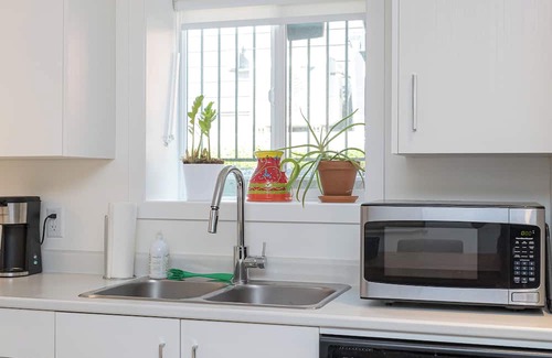 Saanichton House | Welcome to your cozy home away from home just 25 minutes from downtown Victoria!