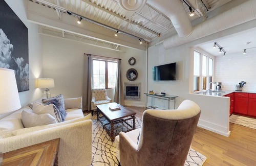 Downtown Santa Fe Condo | The Lincoln 201, 2 Bed / 2, Bath Luxury Loft Style Condo