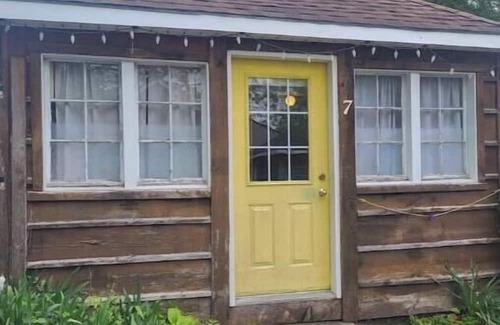 Grand Bend Cabin | Cozy Cabin #6, one block to beach