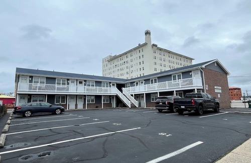 North End Condo | Beach Block Cozy 2-bedroom condo with AC, WiFi in fabulous Ocean City