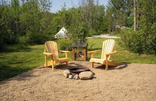 Miller Lake House | "Wanderer" tent near Tobermory
