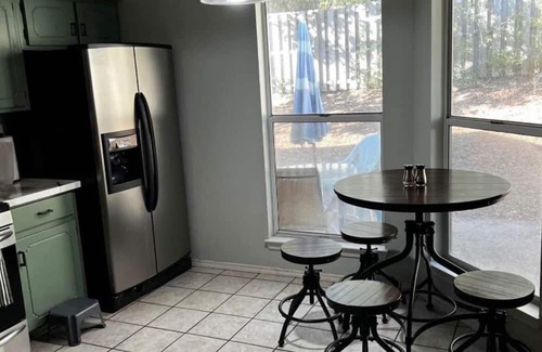 Niceville House | Charming 1-bedroom in fully furnished rental house in Niceville