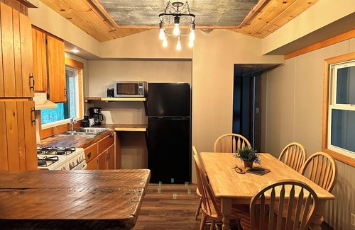 Hazelhurst Cabin | Creekside Oasis ~ Terrific 3-bedroom Cabin in Hazelhurst, Wisconsin