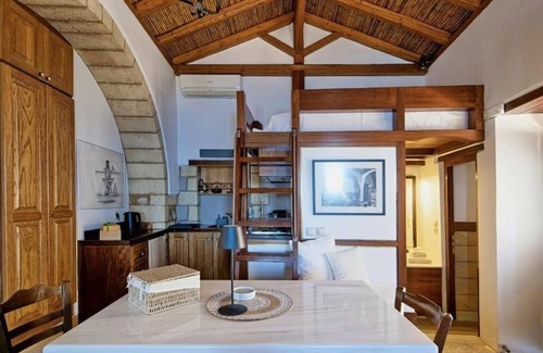 Monemvasia Apartment | Charming Stay with Stunning Views -PETRA– MonoLithos Inn