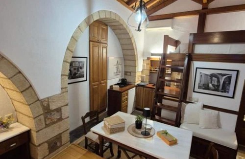Monemvasia Apartment | Charming Stay with Stunning Views -PETRA– MonoLithos Inn