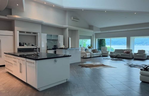 Penetanguishene Cottage | Modern Waterfront Cottage on Georgian Bay – Family Retreat