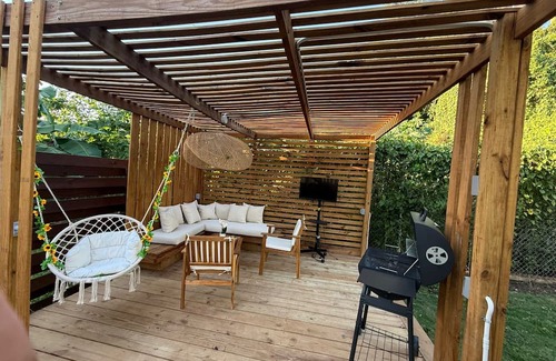 Ocho Rios House | 3-bedroom townhome in amazing Ocho Rios with Pool access, Private Gazebo,Balcony
