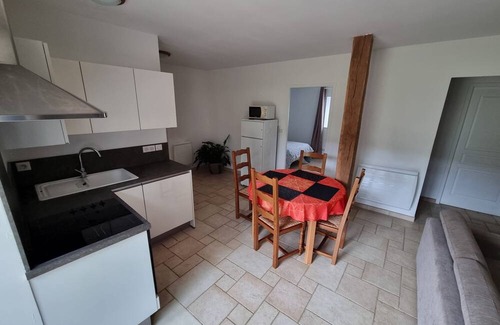 Meyrals House | House in the heart of a pretty, quiet village, ideally located in Périgord