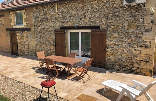 Meyrals House | House in the heart of a pretty, quiet village, ideally located in Périgord