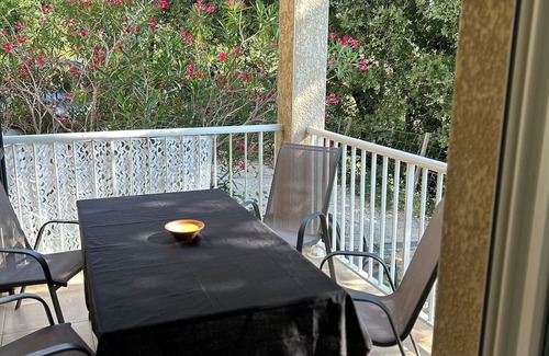 Salavas Apartment | Lovely 3-bedroom apartment for 1 to 6 people 500 m from the river and 1 km from Vallon pont d'arc