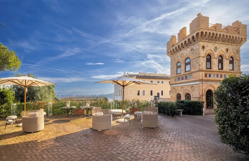 Vatican Apartment | Tower of the Moon - Luxury Stay with St. Peter View