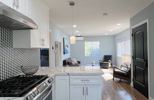Duarte House | Central Mountain View Home near City of Hope & All