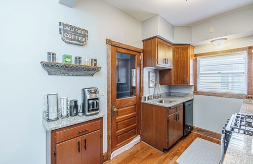 Racine House | Lake View Dreamscape – 1 Block from Lake, Dedicated Work Desk & Patio w/Fire Pit
