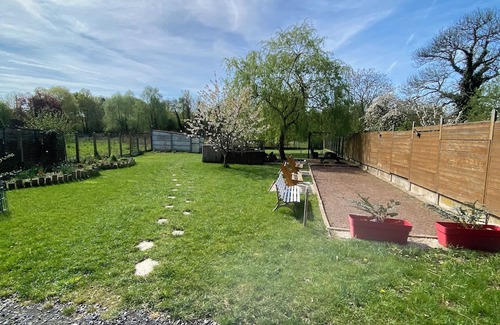 Saint-Amand-les-Eaux Apartment | Ground floor studio 700 metres from the Thermes de Saint Amand les Eaux thermal baths